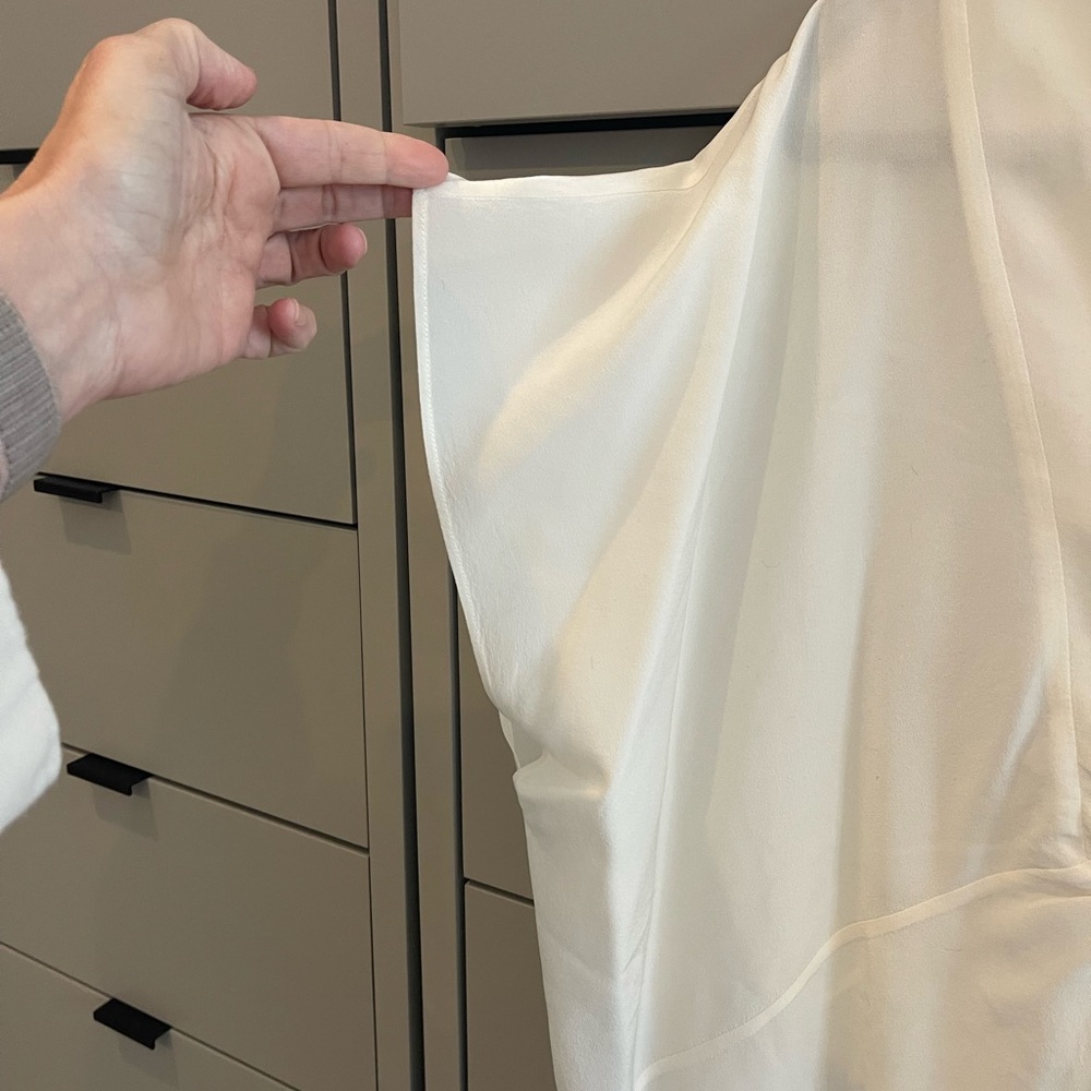 Tangerine NYC White Flowy V-Neck Blouse | Silky Oversized Top | L - Picture 3 of 4